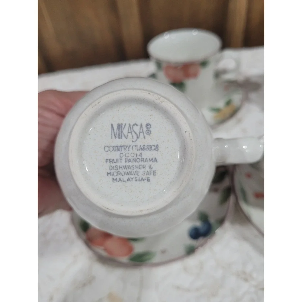 Mikasa Country Classics Fruit Panorama Discontinued Set of 4 Cup & Saucers Sets